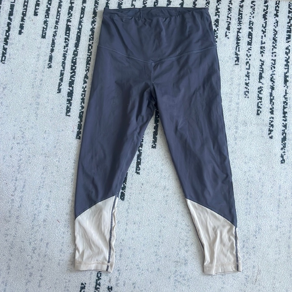 Zella 3/4 Leggings, Grey and Pink